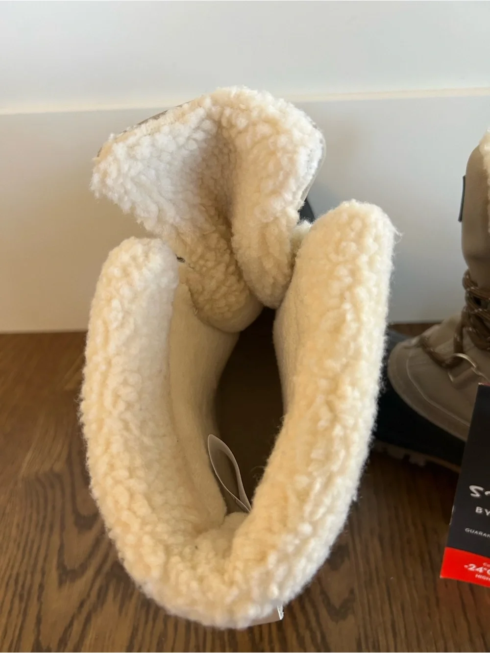 NWT Storm by Cougar Winter Boot- size 6